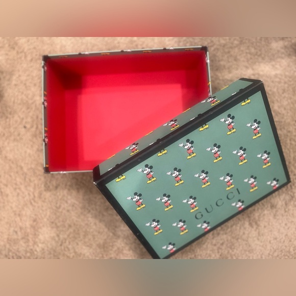 Gucci mickey mouse collection box - Picture 3 of 3